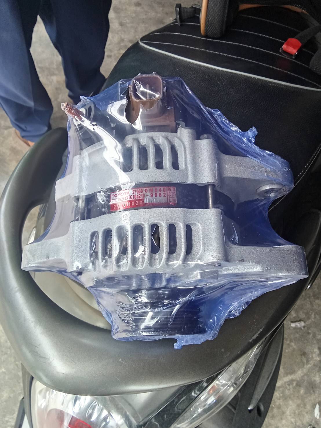 11 - https://เต๋าแบตเตอรี่-แอร์ไดนาโม.com | ช่างเต๋า บริการซ่อมรถนอกสถานที่ เปลี่ยนไดชาร์จ ไดสตาร์ท เติมน้ำยาแอร์ ถึงที่หมายอย่างรวดเร็ว จบทุกปัญหารถเสียฉุกเฉินโดยทีมช่างผู้เชี่ยวชาญในราคาที่เป็นมิตร พื้นที่ให้บริการในกรุงเทพฯและปริมณฑล ปทุมธานี นนทบุรี